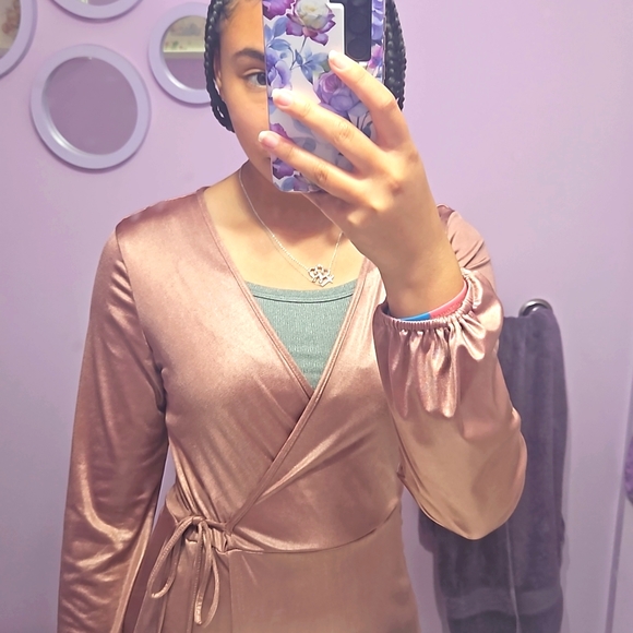 Mi Ami V Dress with Tie on Left side - Picture 4 of 5